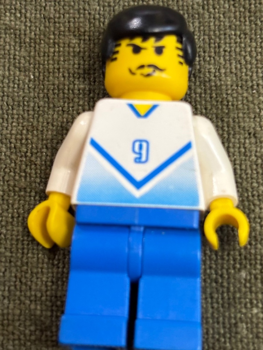 LEGO "Soccer Player" Jersey #9 soc083 LIKE NEW!